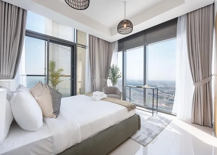 Modern Luxe 2Br In Business Bay